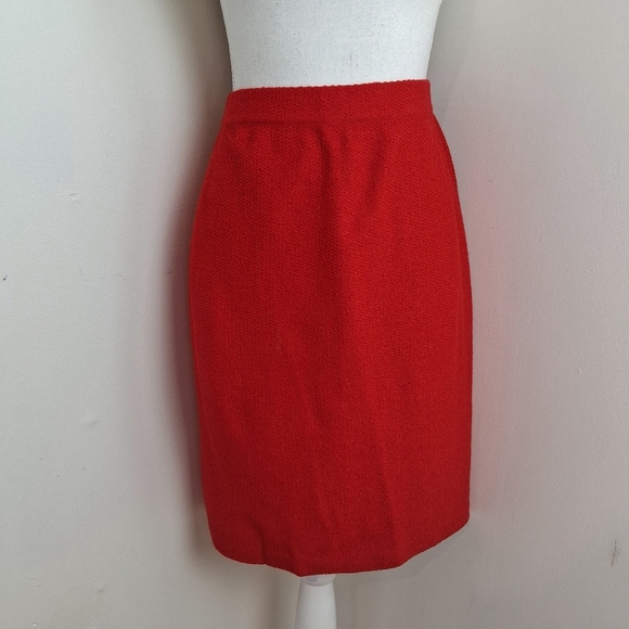 St. John Collection By Marie Gray Santana Knit Red Skirt Size 10 - Picture 9 of 10
